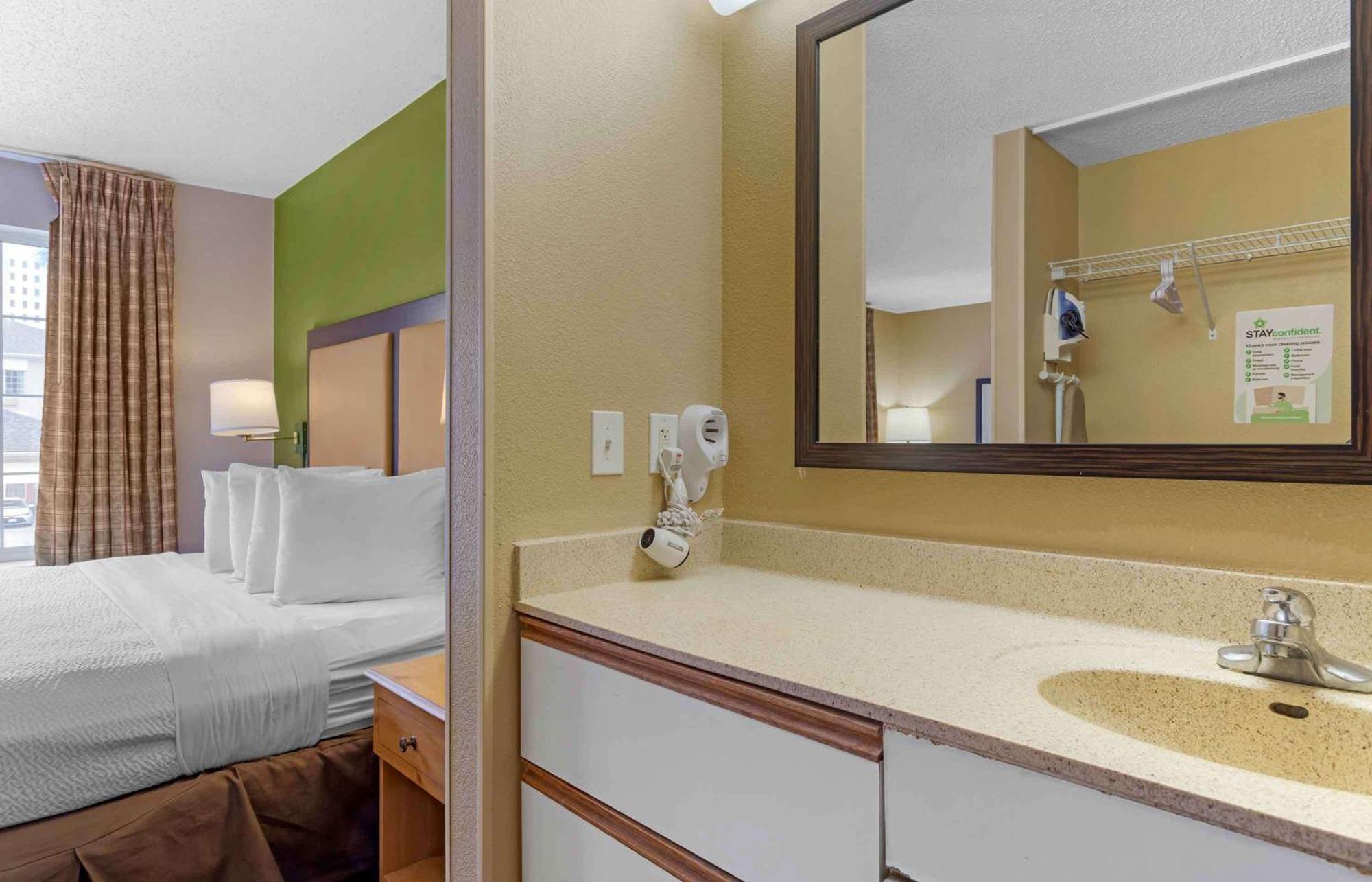 Extended America - - Galleria - Uptown Hotel