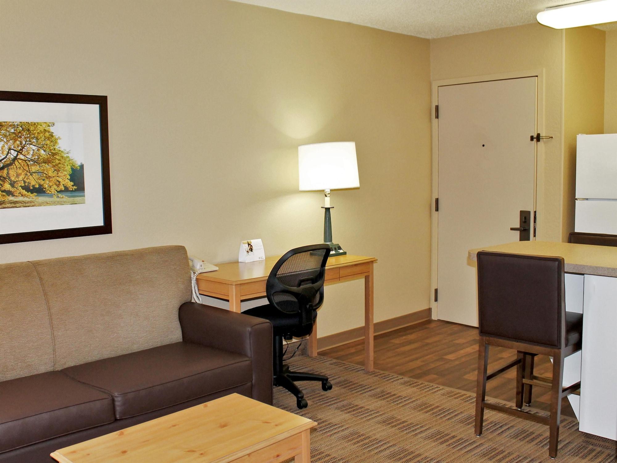 Extended America - - Galleria - Uptown Hotel 2*