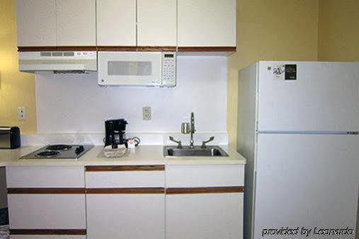 Extended America - - Galleria - Uptown Hotel 2*